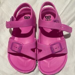 Hoo 11 hot pink molded sandals w/buckles nwot and perfect look alike